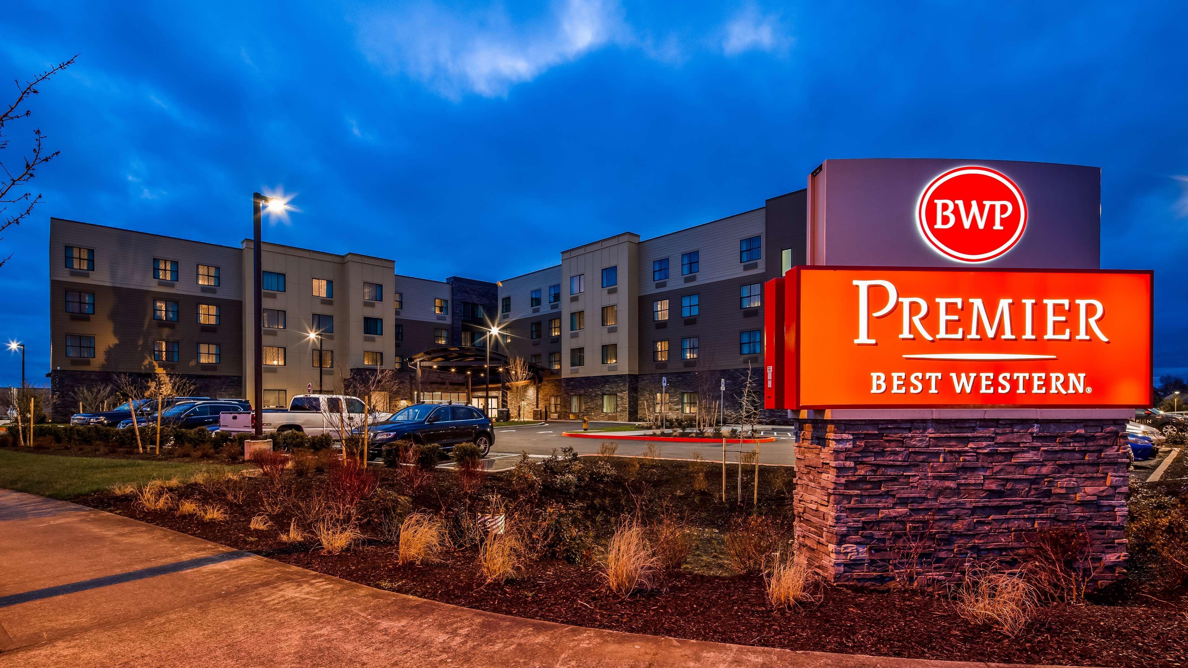 Best Western Premier Hotel at Fisher's Landing Vancouver Eksteriør billede