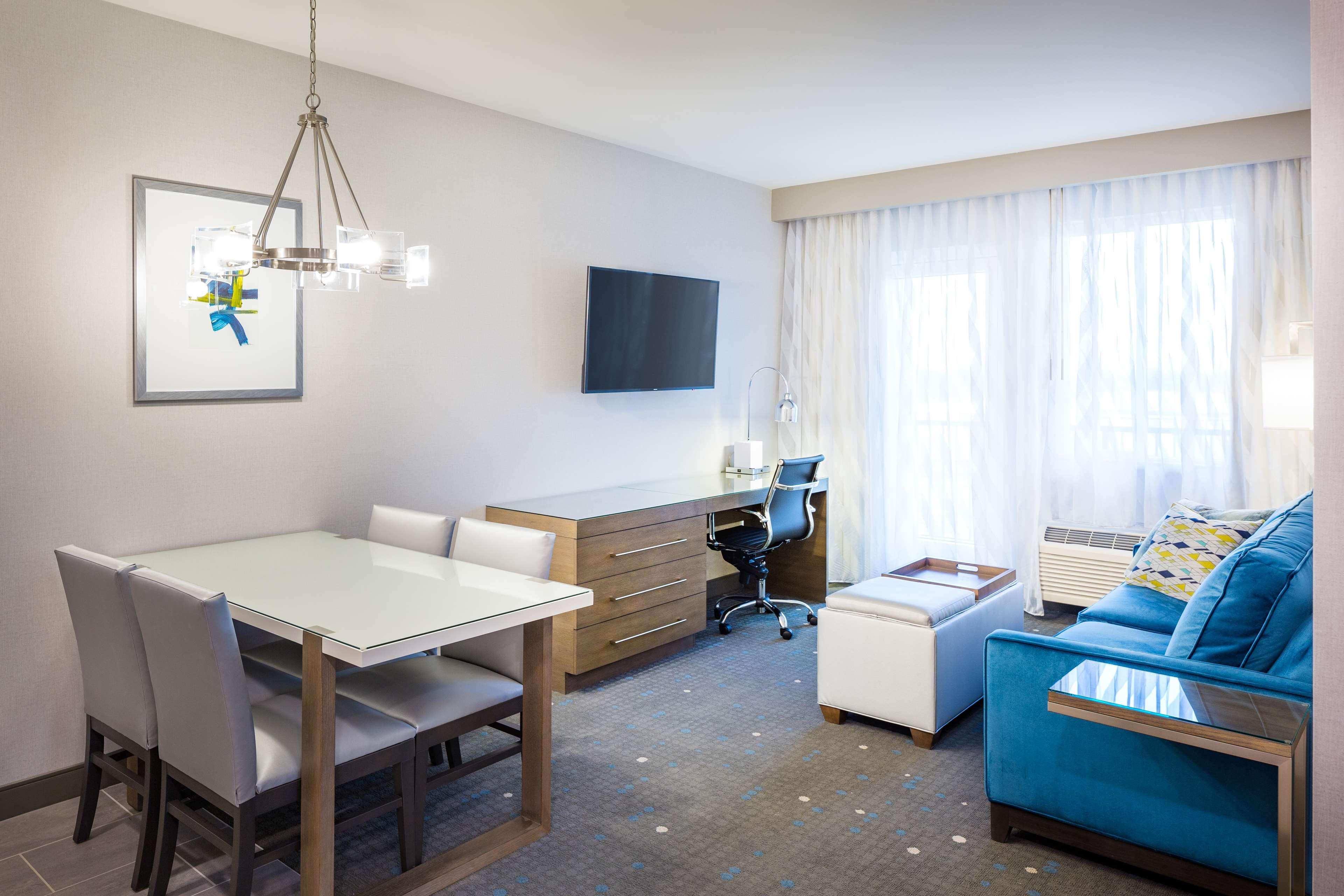 Best Western Premier Hotel at Fisher's Landing Vancouver Eksteriør billede
