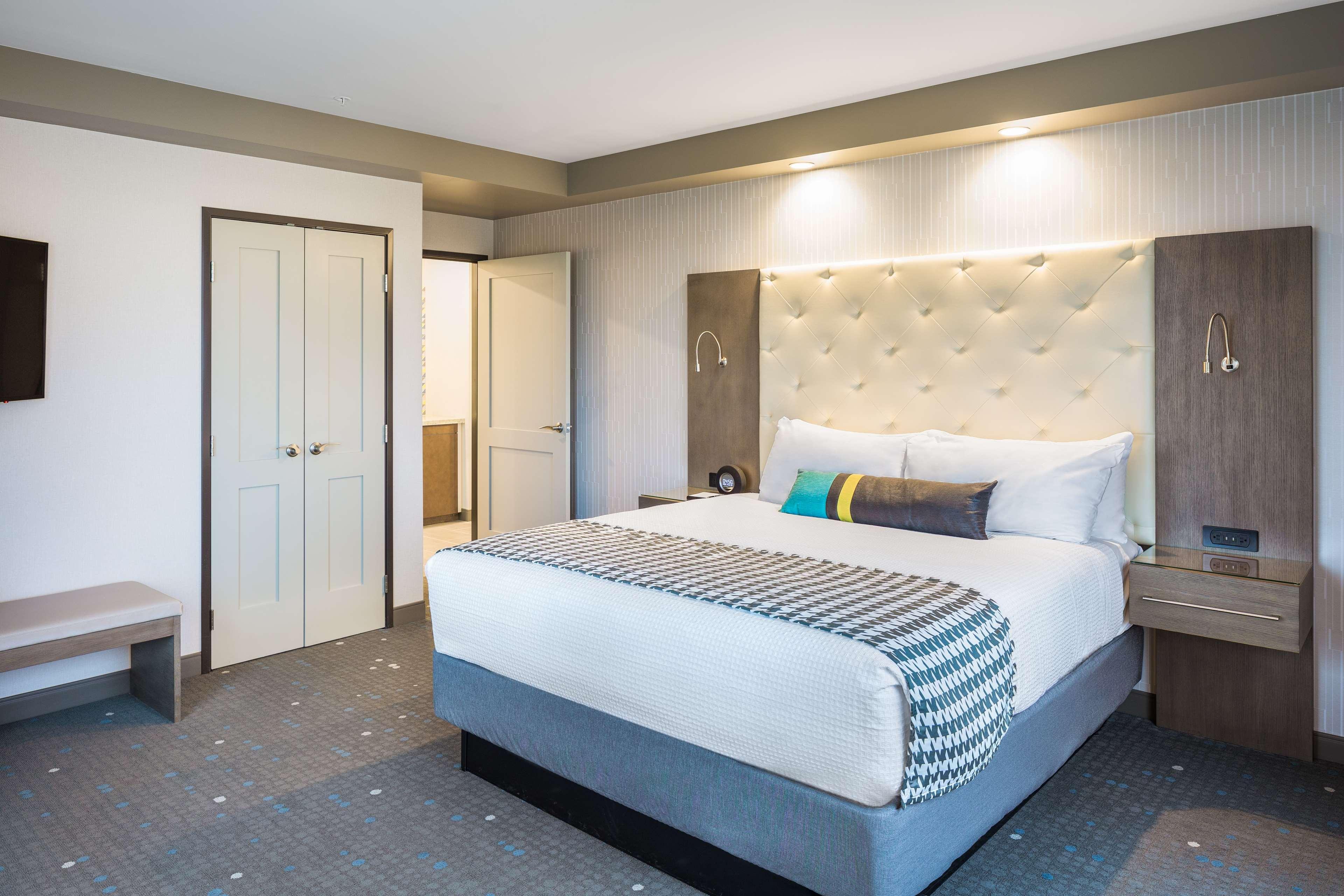 Best Western Premier Hotel at Fisher's Landing Vancouver Eksteriør billede