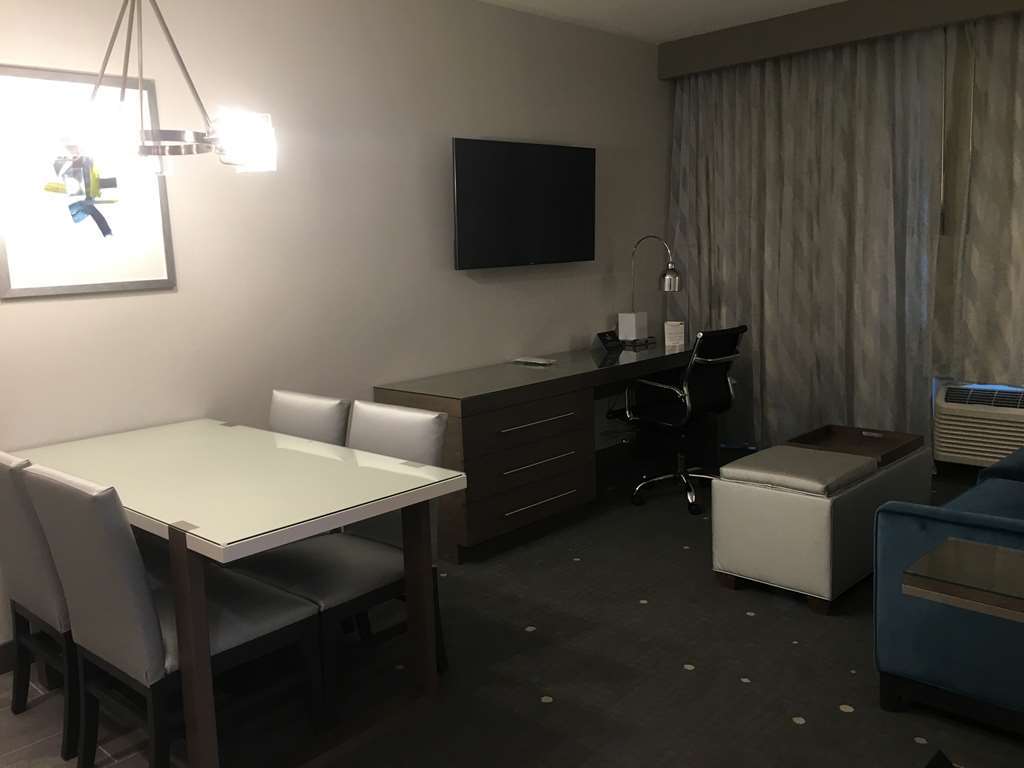 Best Western Premier Hotel at Fisher's Landing Vancouver Værelse billede